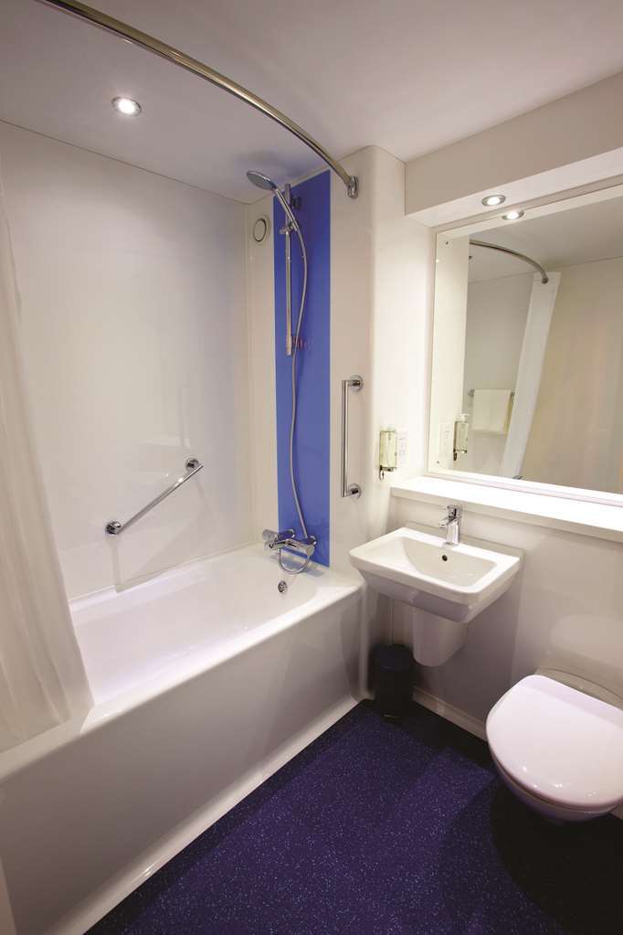 Travelodge Walton On Thames Oda fotoğraf